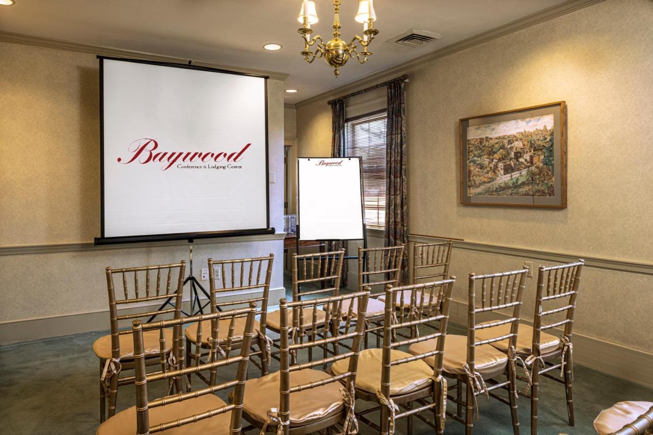 Baywood Conference And Lodging Center Coraopolis Buitenkant foto