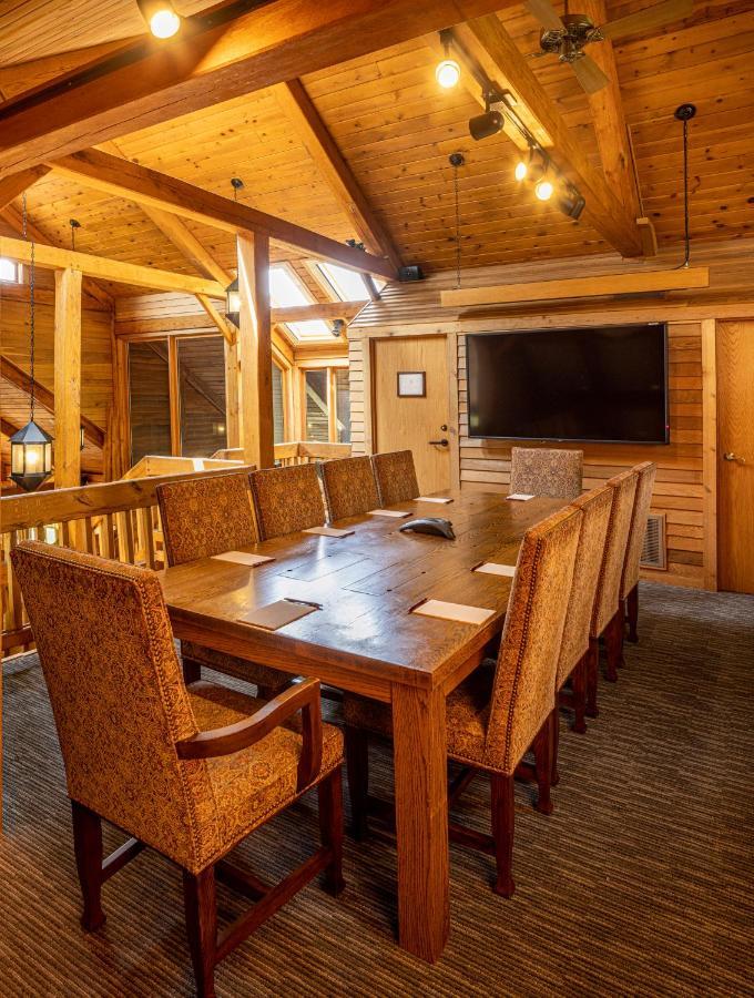 Baywood Conference And Lodging Center Coraopolis Buitenkant foto